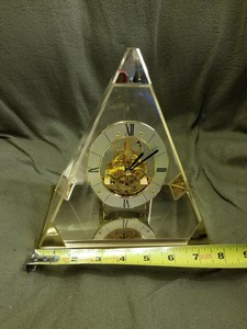 seiko quartz pyramid clock