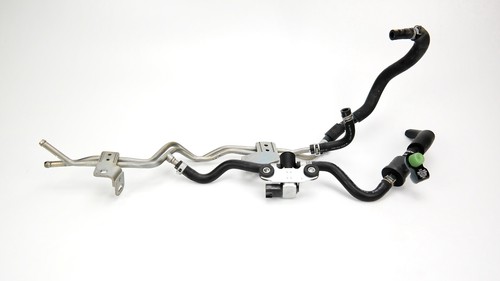 Tuyau de ligne d'aspiration avec port de service OEM Nissan 370Z Touring Sport G37 - Photo 2/7