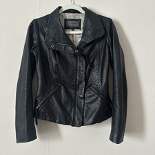 Chaqueta de moto Lulu Bravo de cuero de cordero negra con forro de seda