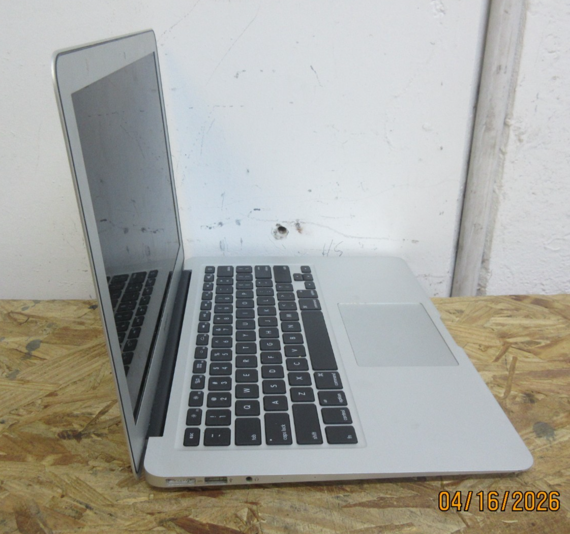 MacBook本体 MacBook Air Early 2015 8GB/256GB Apple MacBook Air 13'' Early 2015 @ 1.6GHz Core i5 8GB RAM 256GB