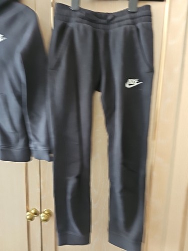 BOYS NIKE HOODED TRACKSUIT 🩶 BLACK 🩶 Size S 🖤 (128-137cm) - Picture 3 of 6