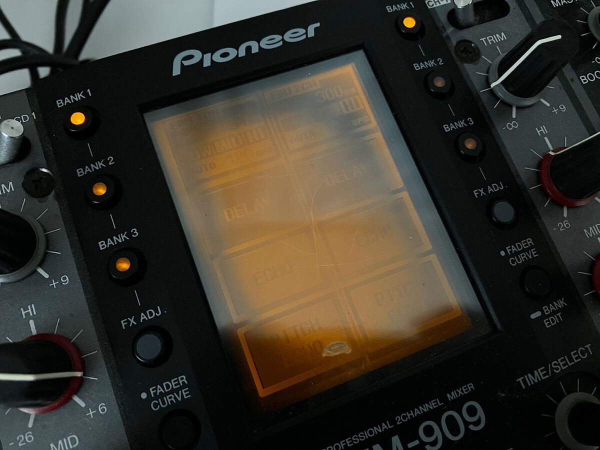 Pioneer DJM-909 DJ Audio Mixer 2-Channel Equipment Touch Pioneer DJM-909 DJ Audio Mixer 2-Channel Equipment Touch