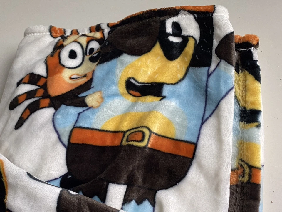 Bluey And Bingo HALLOWEEN Manta de Peluche 50 x 70” Disfraces de Momia Pirata NUEVO Foto 3 de 4