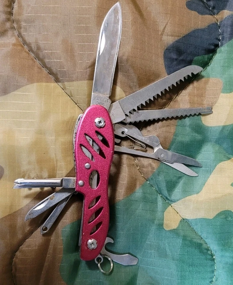 Multiherramienta Columbia roja para caza pesca y camping Foto 3 de 4