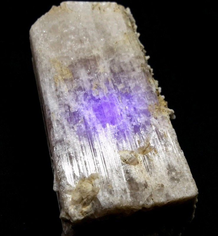 88mm GOLDEN SCAPOLITE GEMSTONE ROUGH from Morocco FLUORESCENT 
