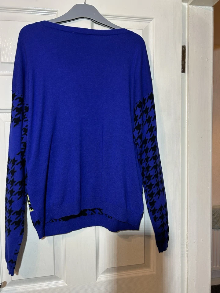 Versace Women’s Blue Patterned Jumper Size Large Good Condition - Image 2 of 4