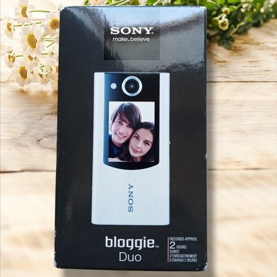 SONY Bloggie Duo 5.1MP Camcorder 4GB Dual Screen MHS-FS2 Mobile HD Snap Kamera