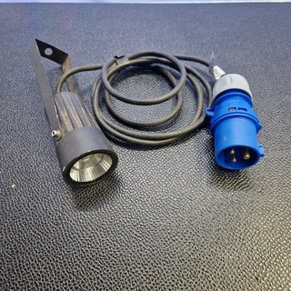 Amber LED lighting fixture with 16amp plug