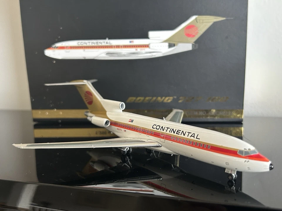 Gemini Jets 1:200 Continental Micronesia Boeing 727-100 N2475 albóndiga roja Foto 3 de 4