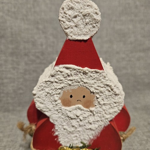 3 Vtg Santa Claus Hand Crafted Wood Decoration Rustic Folk Art Drift Barn - Picture 16 of 17