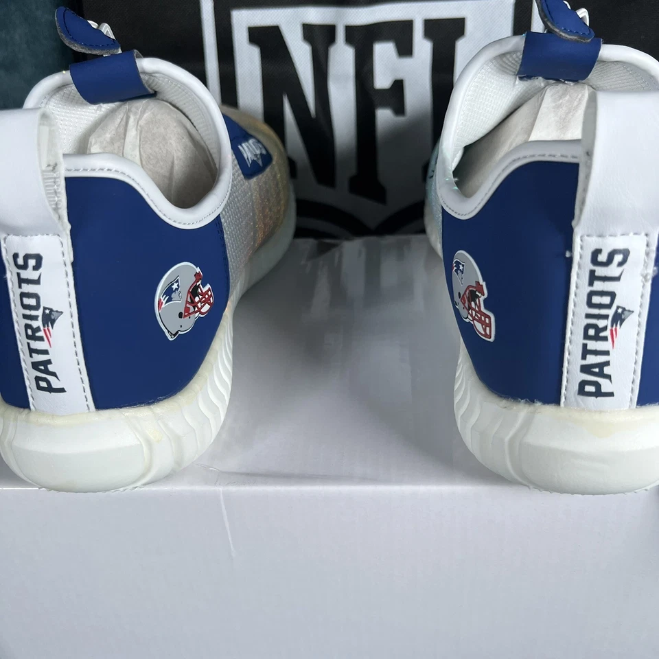 Fanatics New England Patriots LED Light Up Shoes Size 8 With NFL Bag - Image 4 of 4