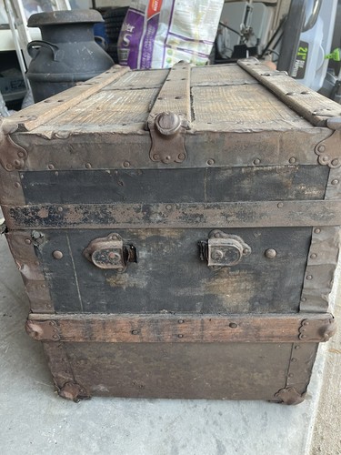 Antique Metal / Tin / Wood - Travel Trunk - Picture 15 of 19