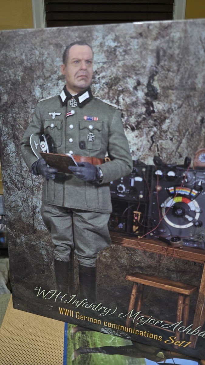 Did D80096 1/6 GERMAN WWII MAJOR ACHBACH Communications Set #1