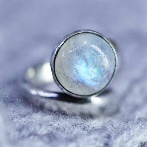 Size 4.5, vintage Sterling 925 silver handmade ring with moonstone