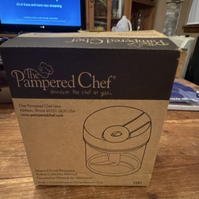 Pampered Chef 2581 Manual Food Processor White Chop Lid Container Blades