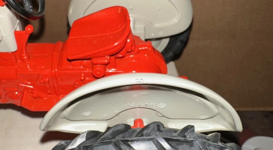 Ertl 1/16 Ford 901 Powermaster Tractor Toy Farmer 1986 #424 #1* - Image 3 of 4