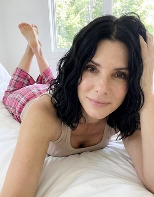  Sandra Bullock  Famous Actress Beautiful Celebrity 8X10 Candid Photo  STUNNING 