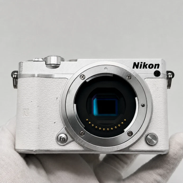 Nikon1 J5  最終値下げ！！ ⚠️本日限定価格 最終値下げ Nikon 1 J5 | ヤマダウェブコム