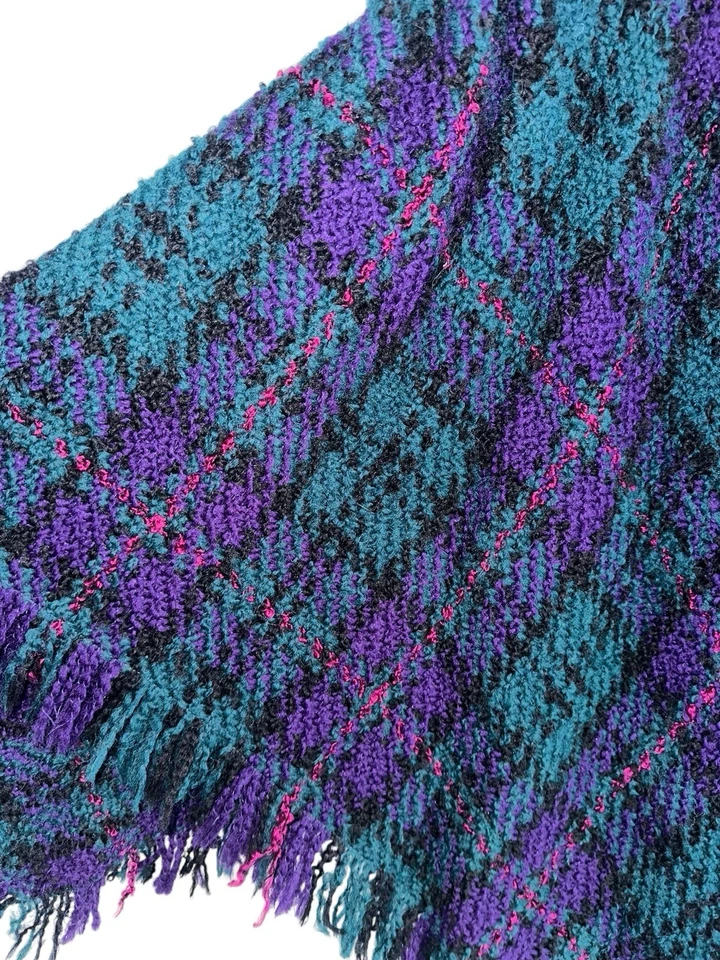 De colección Tejido O’ The Irish Mezcla de Lana Capa Envoltura Tejido Púrpura Flecos a Cuadros Foto 2 de 4