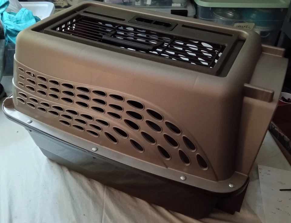 Perrera para perros y gatos de 24 pulgadas de carga superior de dos puertas | Transportador para mascotas, hasta 15 libras Foto 4 de 4