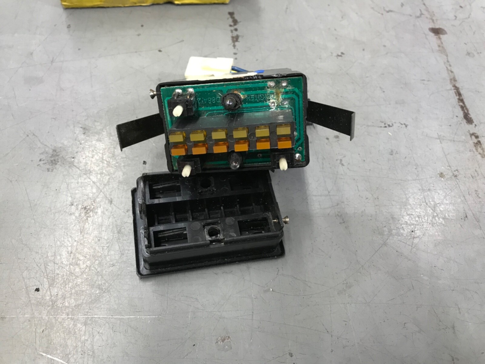 ferrari 328 heat control switch #61808200 or #8070529912 