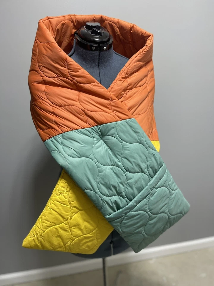 Urban Outfitters Bufanda Acolchada Puff Multicolor Ciudad Frío Invierno Otoño Preppy NUEVO Foto 2 de 4