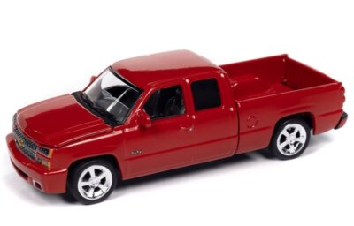 CHEVROLET Silverado SS - 2006 - victory red - Auto World 1:64