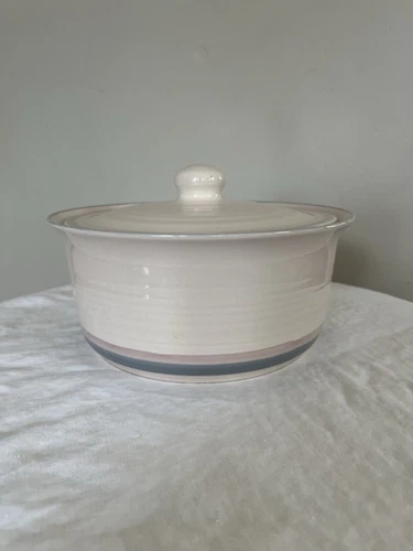 Pfaltzgraff AURA Pink Stoneware Casserole Dish/Lid 9" Grey Blue Pink Bands 