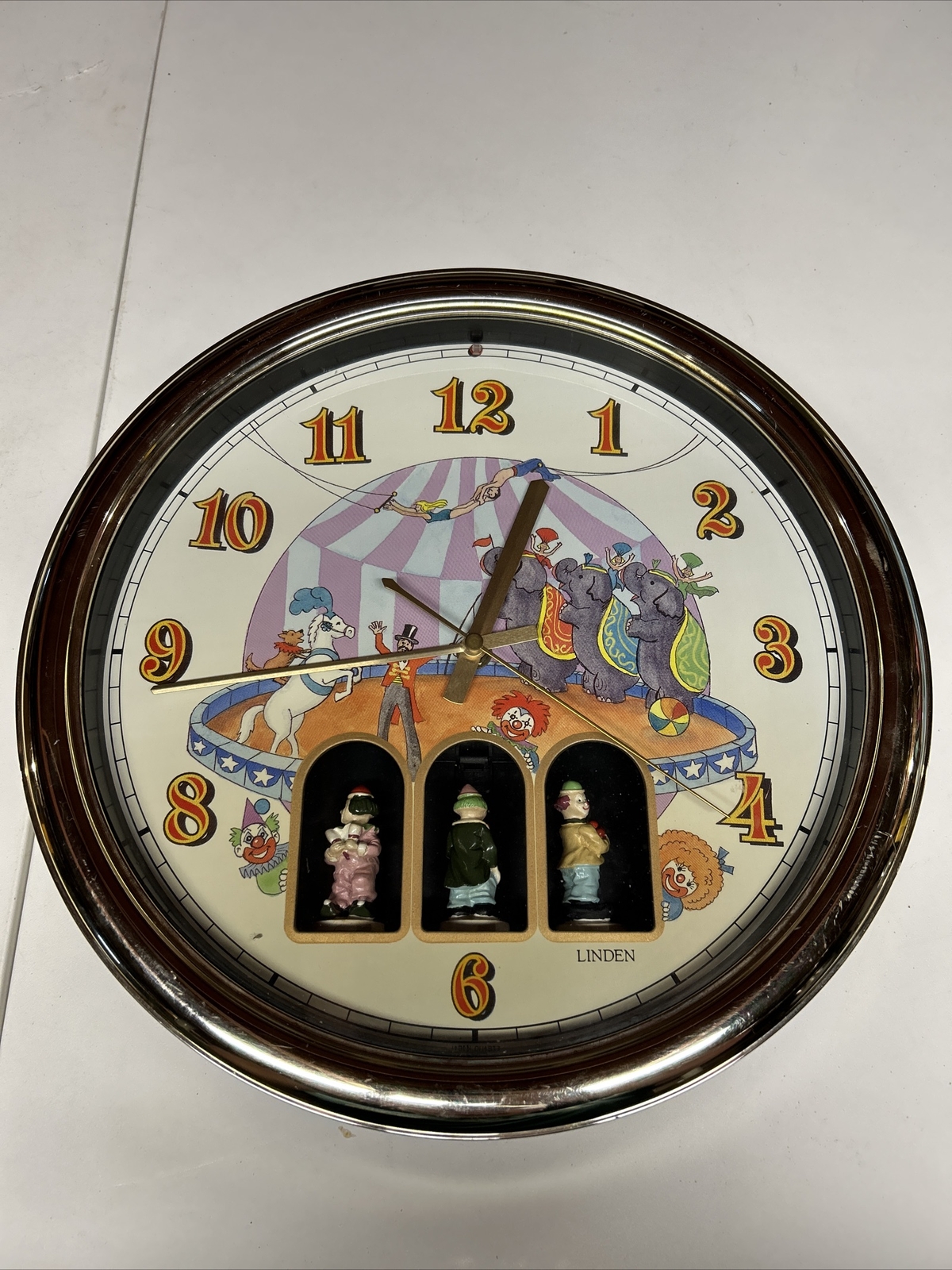 LINDEN Maestro Animated Musical Wall Clock Circus Theme Vintage Clock