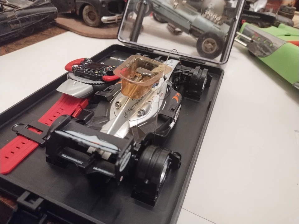 McLaren Kimi Raikkonen #6 RC F1 Racing Car 1:24 Scale - Image 2 of 4