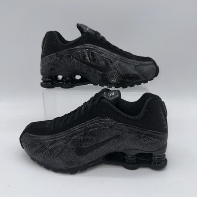 Nike Women's Size 6.5 Shox R4 (IM6050 001)Black Running Sneaker Sports Snakeskin