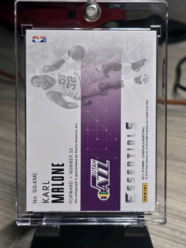 2017 - 18 Panini Essentials Basketball Karl Malone Glorified Signatures Auto /25 - Image 2 of 3