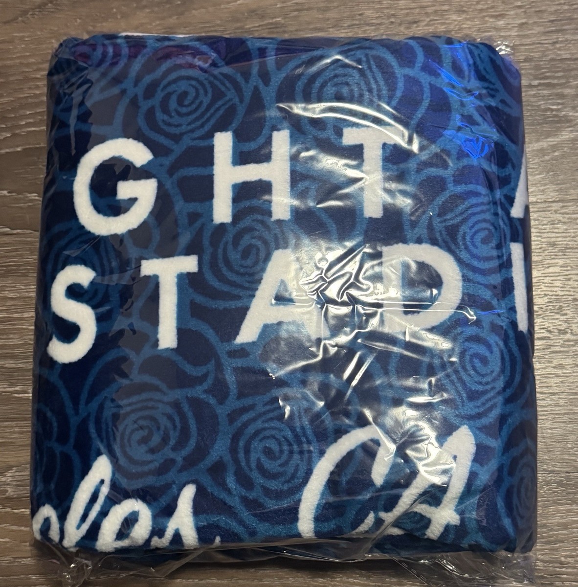 2026 LOS ANGELES DODGERS DATE NIGHT Blanket SGA. | eBay