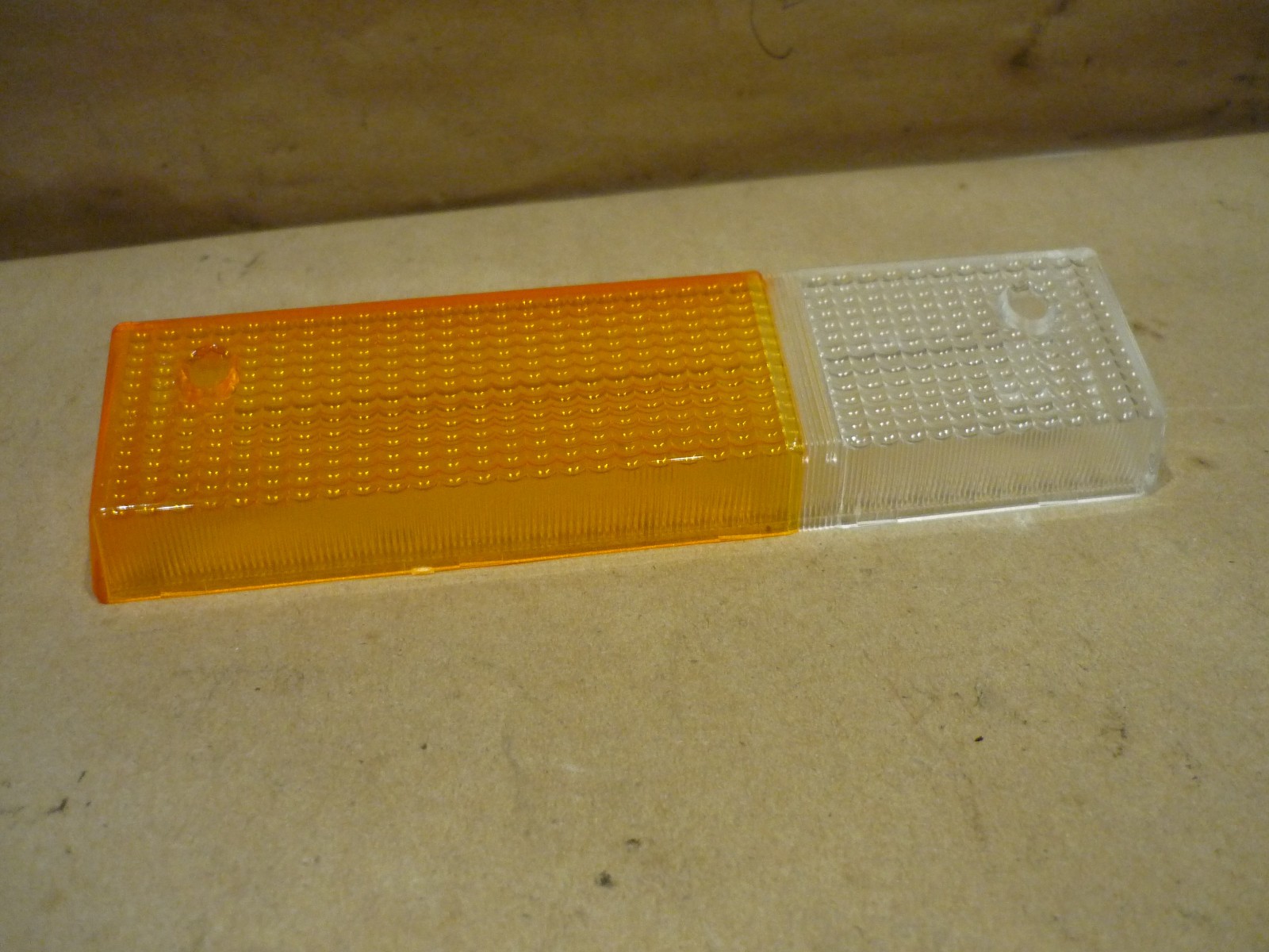 Ferrari 208,308 - RH Front Indicator Lens Orange & Clear (NEW) - P/N 60329604