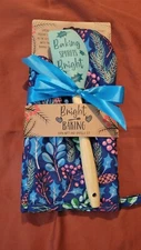 Bright Baking Holiday Oven Mitt and Spatula Set