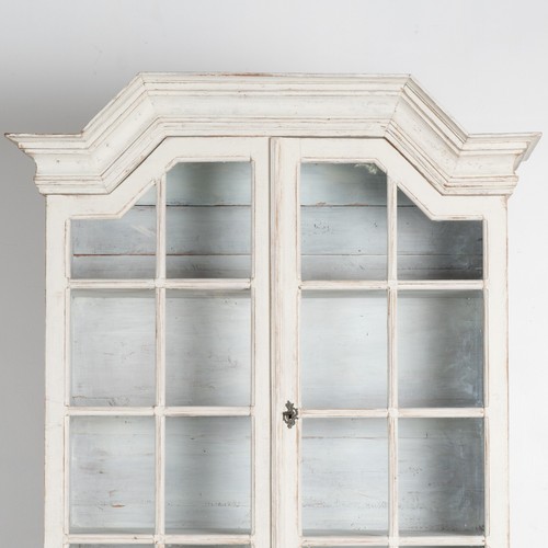 White Painted Pine Bookcase Display Cabinet, Sweden circa 1840-60 - Picture 4 of 12