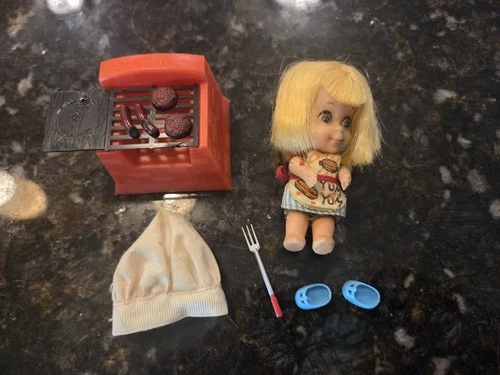 Vtg Liddle Kiddles Sizzly Friddle Yum Yum Barbecue Doll Hat Shoes Grill Mattel