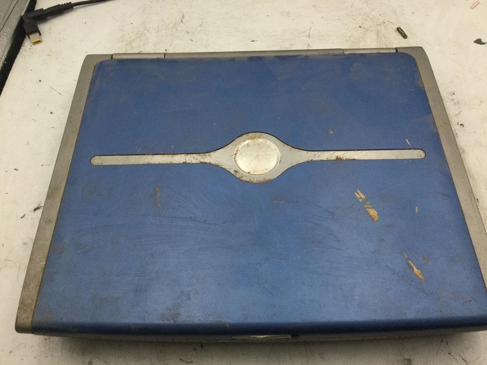 VINTAGE Dell Inspiron 5150 15" Pentium 4 DOES NOT TURN ON, FOR PARTS -BB - Image 4 of 4