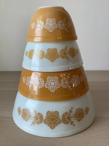 Vintage Pyrex Butterfly Gold Set of 4 Nesting Mixing Bowls 401 402 403 404