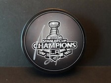alec martinez Signed 2012 Stanley Cup Puck Champion PSA/DNA Los Angeles Kings