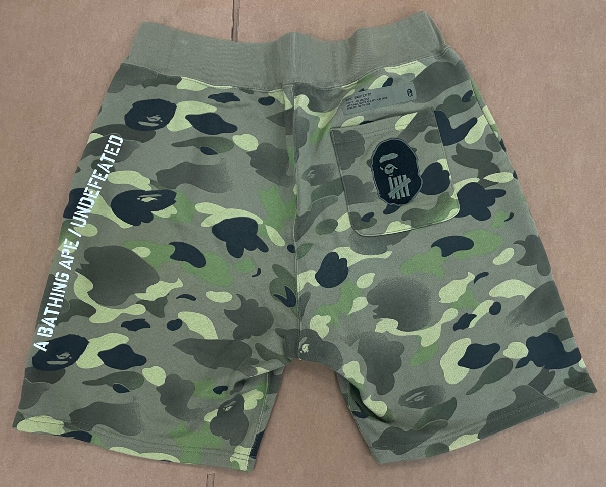 A BATHING APE BAPE X UNDEFEATED UNDFTD GREEN CAMO SWEATSHORTS  