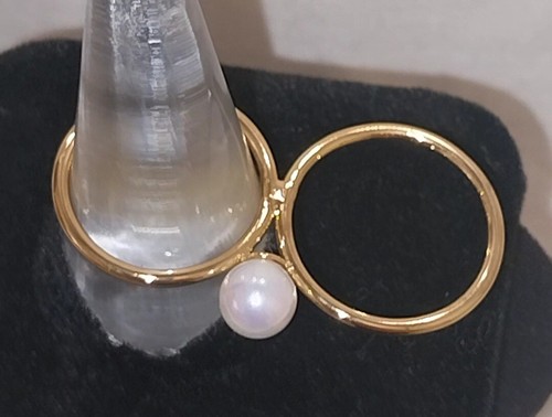 Amber Sceats Gold Plated Pearl Ring - Picture 2 of 14