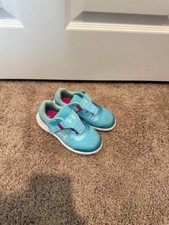 Size 10 Kids Under Armour shoes