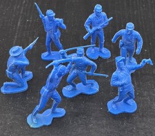 Louis Marx Vtg Soldiers 2.5  Plastic Army Military Action Figures 1967 Lot Of 7