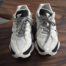 New Balance 9060 White And Black Sz 9