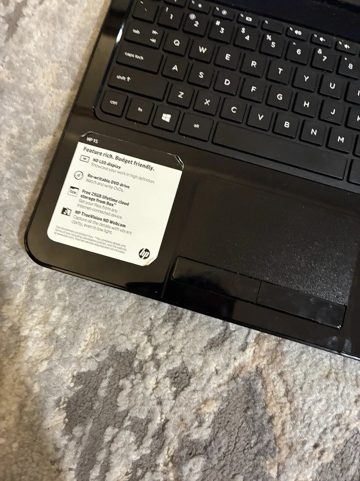 HP Laptop Windows 8 15-r011dx Works Only When Plugged In - For Parts Or Repair - Image 3 of 4