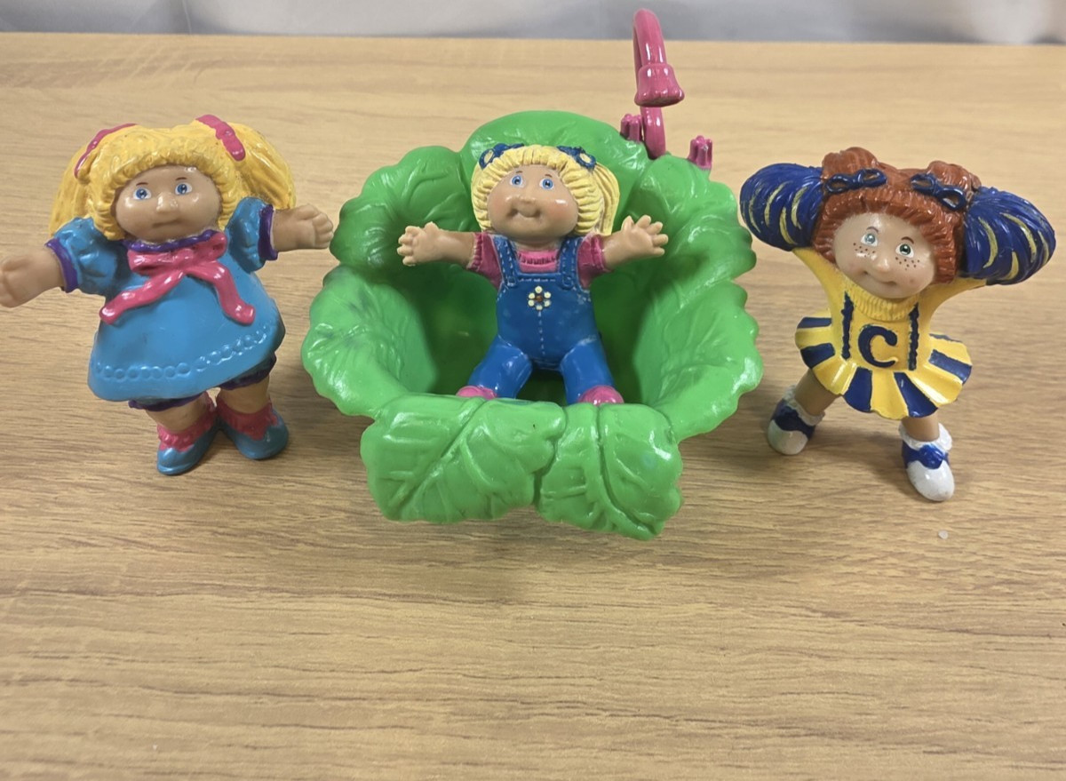 Vintage 1984 Cabbage Patch Kids Mini PVC Figures Lot w Bathtub