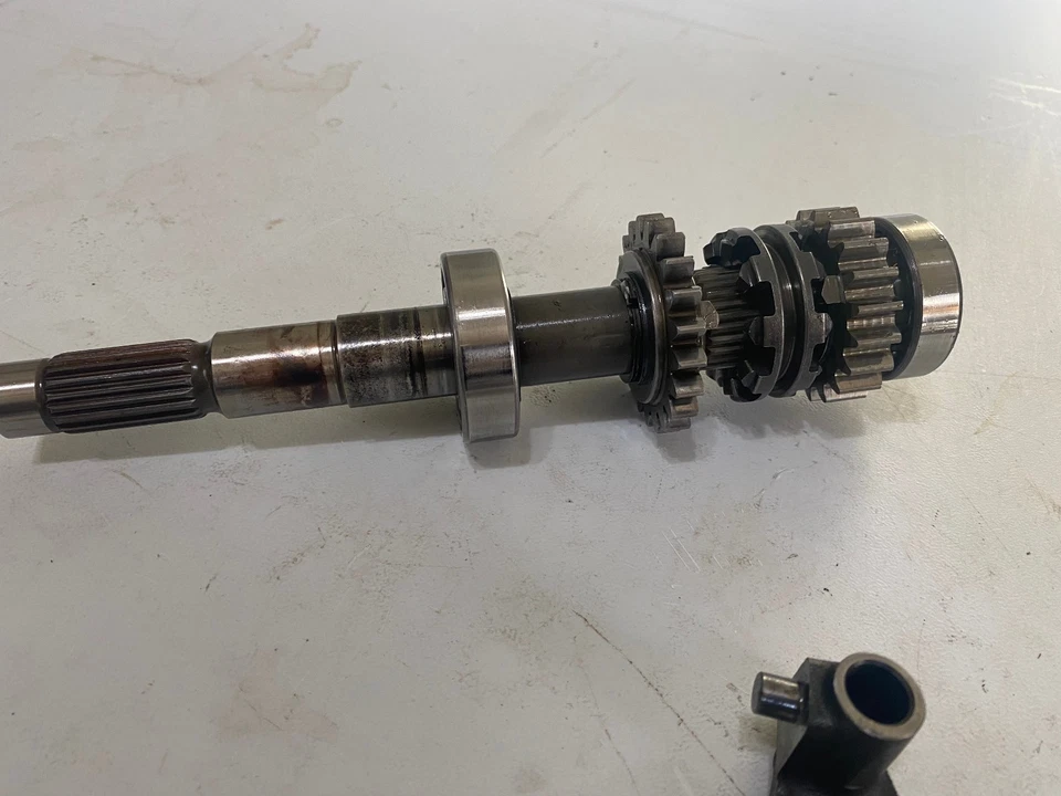 2000 polaris 325 trail boss Input shaft/gears /bearings - Image 3 of 4