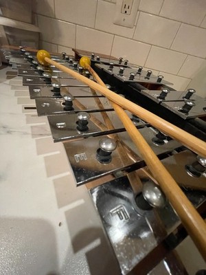 VTG 21 Note Xylophone Large Keys Quality wooden box 22.5 x 14 mallets adjustable