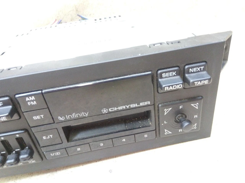 Radio estéreo AM FM EQ Cassette INFINITY su 86-91 CHRYSLER NEW YORKER e10-70 Foto 3 de 4